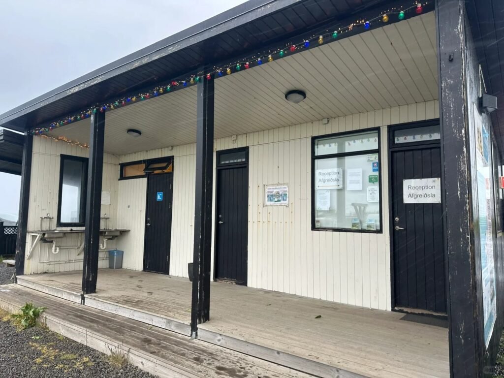 Camping in Akranes - office